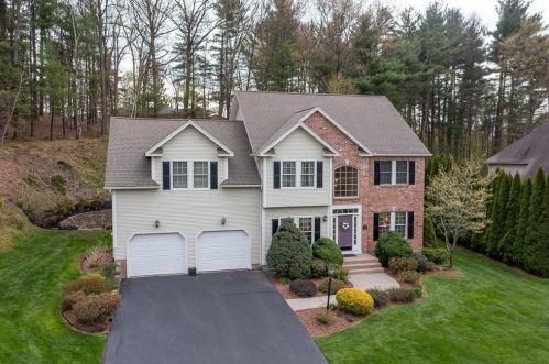 35 Candlewood Dr, Agawam, MA 01001-2466