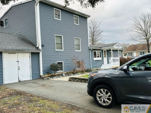 9 Old Forge Rd, Helmetta, NJ 08828-1204