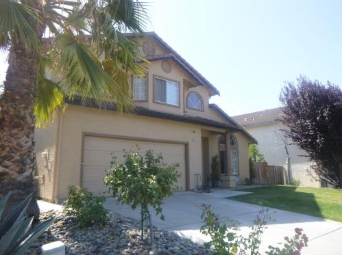 2441 Yarrow St, Hollister, CA 95023-8079
