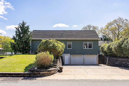 208 Virginia Dr, Bricktown NJ  08723-6521 exterior