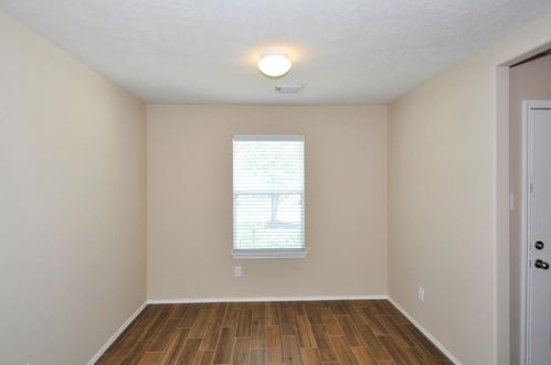 31 Bark Bend Pl, Conroe TX  77385-3755 exterior