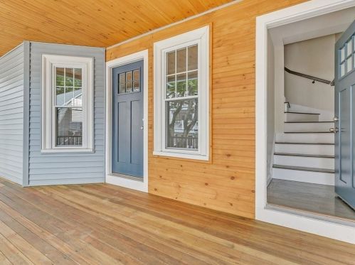 18 Laurel St, Arlington MA  02476-4309 exterior