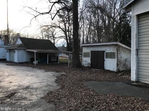 33049 Dupont Blvd, Frankford DE  19945-3800 exterior