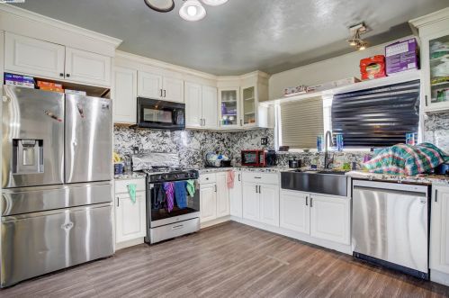 1725 96 Ave, Oakland CA  94603-1909 exterior