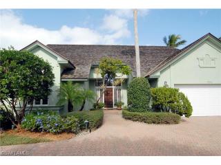 701 21st Ave, Naples FL  34102-7611 exterior