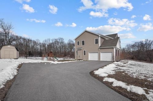 382 Bailey Rd, Montgomery NY  12549-2112 exterior