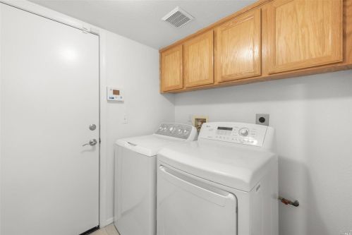 208 Bald Eagle Dr, Vacaville CA  95688-1054 exterior