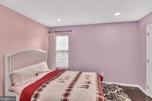 100 York Dr, Princeton NJ  08540-7946 exterior