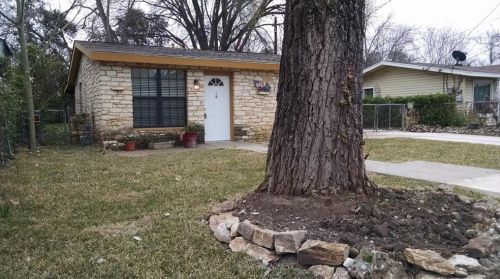 1107 Fiesta St, Austin TX  78702-3010 exterior