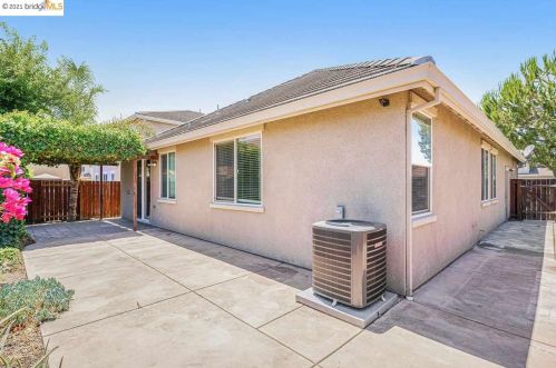 40 Snowy Egret Ct, Oakley CA  94561-1679 exterior