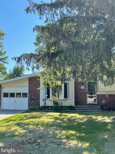 663 Bismarck Ave, West Deptford, NJ 08051-1201