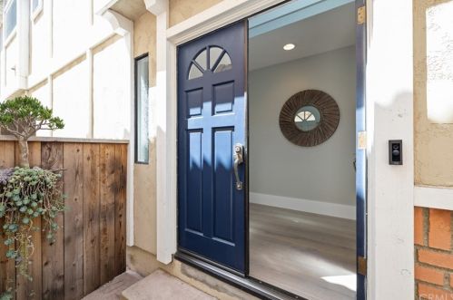 1612 Haynes Ln, Redondo Beach, CA 90278-4719