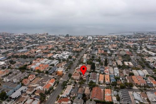 125 Juanita Ave, Redondo Beach CA  90277-3208 exterior
