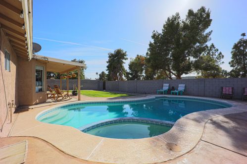 2412 Pleasant Dr, Chandler, AZ 85225-2612