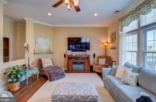 19 Ambrose Dr, Columbus NJ  08022-2305 exterior