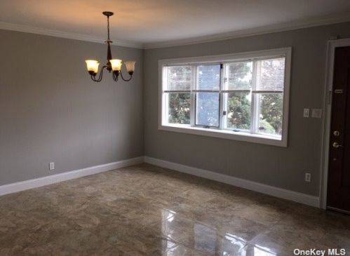 73 Audrey Ave, Hicksville NY  11803-3514 exterior