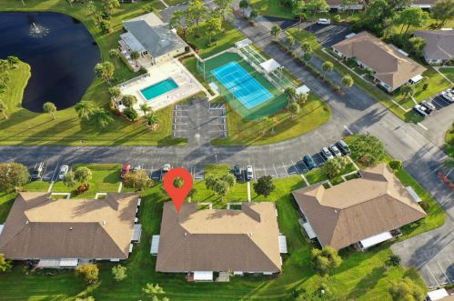 1023 Pheasant Run Dr, Fort Pierce FL  34982-6856 exterior