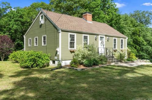 410 Pumpkin Hill Rd, Gales Ferry, CT 06339-1937