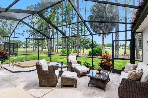 9422 Conservation Dr, New Port Richey, FL 34655-6020