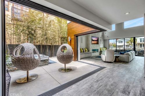 50 Rivo Alto Canal, Long Beach CA  90803-4047 exterior