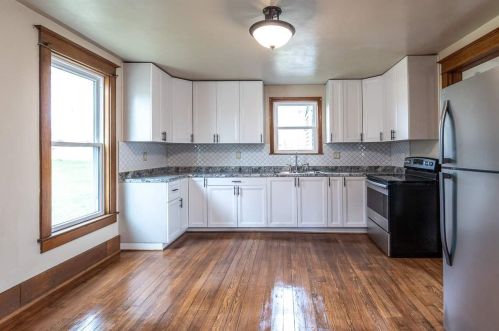 527 Elizabeth St, Mishicot WI  54228-6008 exterior