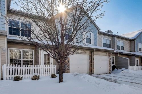 3605 Lawndale Ln, Minneapolis, MN 55446-2927