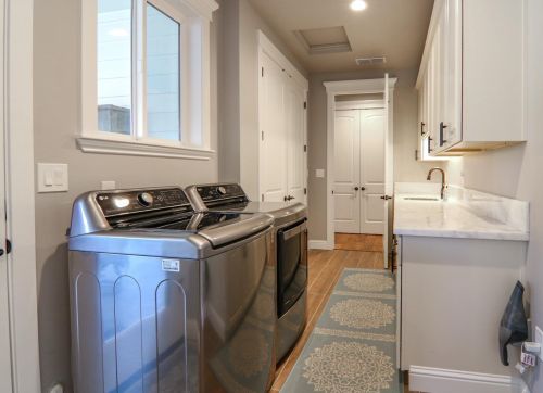 6331 Melody Ln, Newcastle CA  95658-9646 exterior