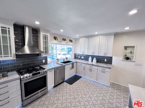 2695 Eucalyptus Ave, Long Beach CA  90806-2513 exterior