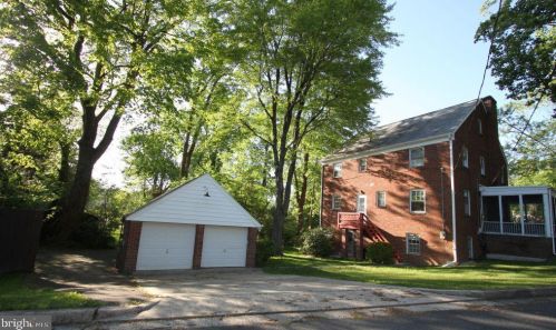 912 Hillwood Ave, Falls Church VA  22042-2421 exterior