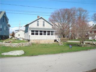 80 Noyes Ave, Stonington CT  06378-2743 exterior