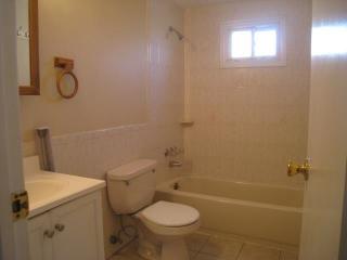 380 Strong Ave, North Lindenhurst NY  11757-4428 exterior