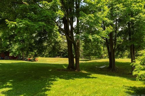 98 Banks Pl, Southport, CT 06890-1404