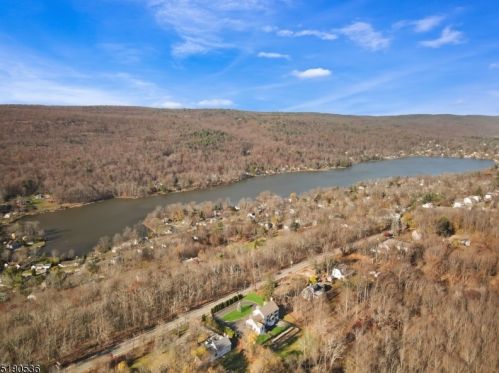 1994 Macopin Rd, West Milford NJ  07480-1932 exterior