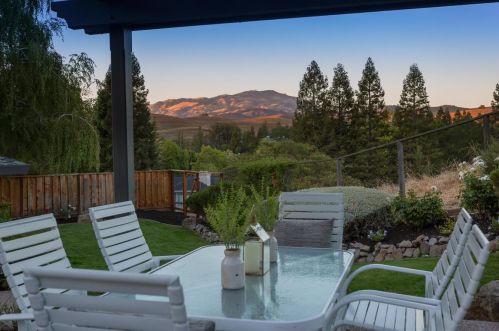 55 Ambleside Ct, Danville, CA 94526-4302