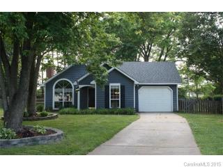 8301 Gidleigh Ct, Charlotte, NC 28216-9676