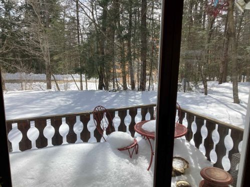 72 Mckinley Dr, Washington NH  03280-3463 exterior