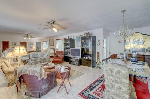 43 15th St, Dania Beach FL  33004-4242 exterior