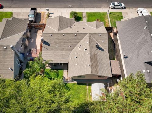 6135 Shoshone Dr, Manteca CA  95336-2562 exterior