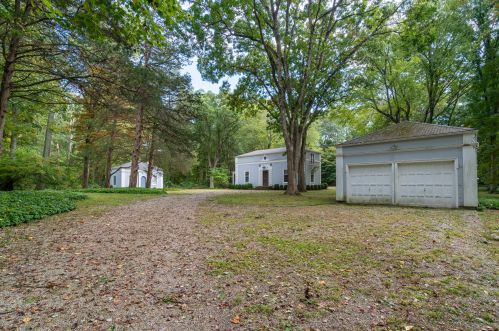 5 Father Peters Ln, New Canaan CT  06840-2215 exterior