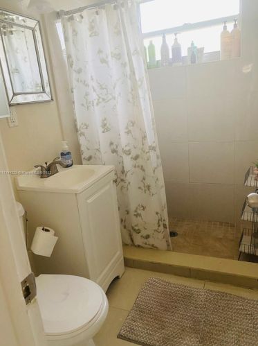 37 6th Ave, Dania Beach FL  33004-3262 exterior