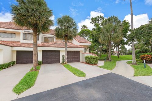 204 Sea Oats Dr, West Palm Beach, FL 33408-1412