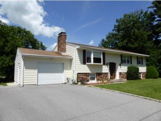 12 Center St, Woodford, VT 05201-9222