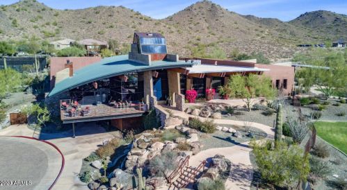 1735 Desperado Way, Phoenix AZ  85085-6329 exterior