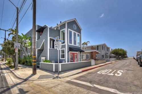 126 33 St, Newport Beach CA  92663-3028 exterior