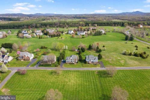 42306 Big Spg Ct, Leesburg VA 20176-6289 exterior