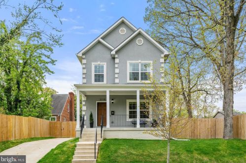 2115 36th Pl, Washington, DC 20020-2423