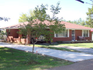 201 Patterson St, Paris, TN 38242-5530