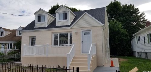 97 Morgan St, Hicksville NY  11801-3839 exterior