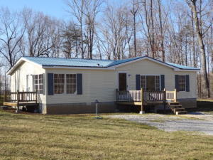 2252 Brewer Rd, Crossville, TN 38572-1937