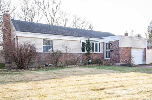 1769 Harriet St, Floral Park, NY 11003-4301